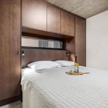 North Silence 16a By Hilla